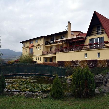 Penzion Koruna Nitrianske Rudno Esterno foto