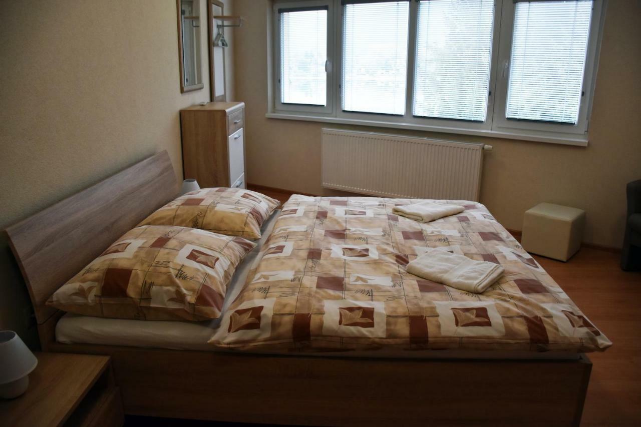 Penzion Koruna Nitrianske Rudno Esterno foto