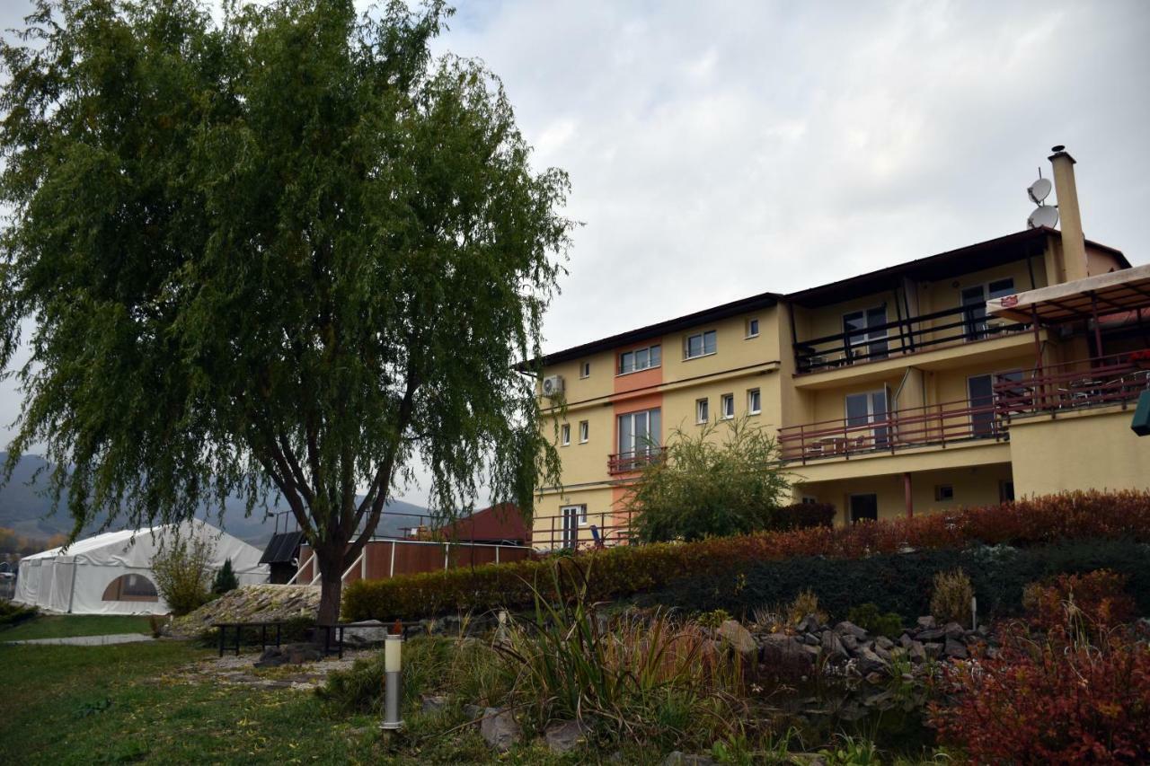 Penzion Koruna Nitrianske Rudno Esterno foto